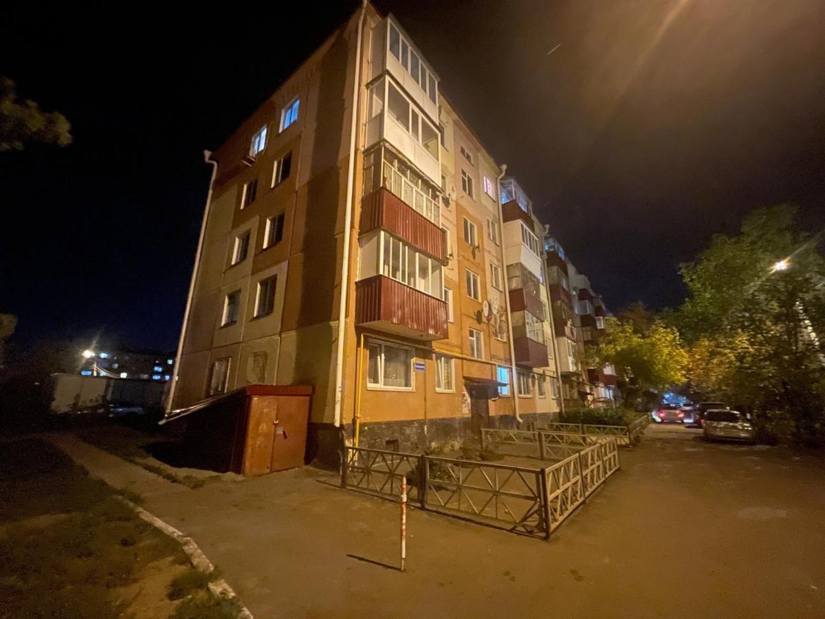 1-Комн. Квартира Целиком Интернациональная 32 С Гостиничным Сервисом Petropavl Exterior foto